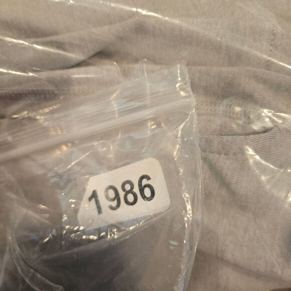 Vuori Mens M Light Gray Jogger Pants With Zipper Pocket & Drawstring Waist - Picture 13 of 14